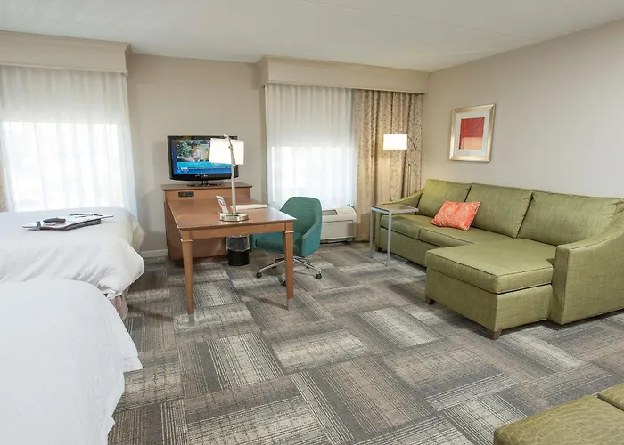Hampton Inn & Suites Cincinnati-Union Centre