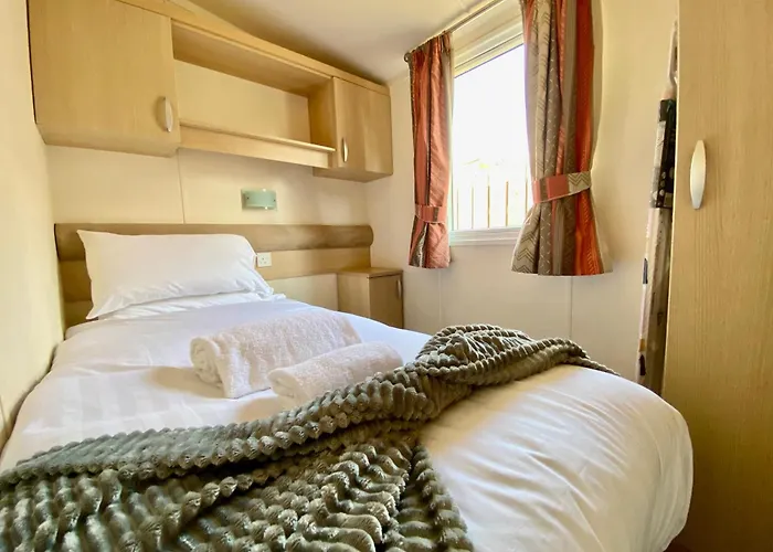 Elletson Park Wood Fired Hot Tubs, Caravans & Pods
