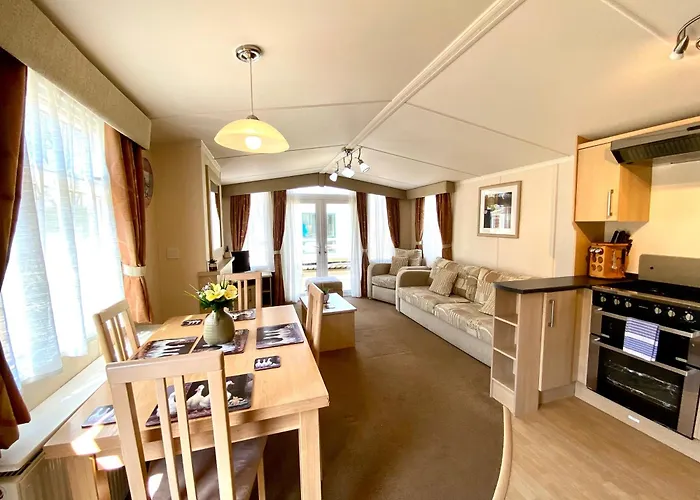 Elletson Park Wood Fired Hot Tubs, Caravans & Pods