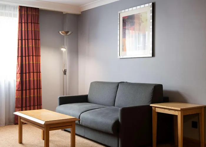 Doubletree By Hilton Swindon Hotel