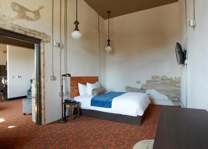 Brewhouse Inn And Suites