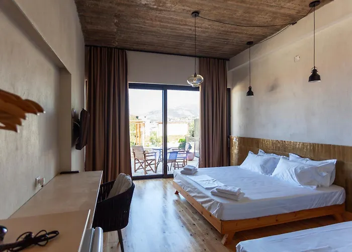Toni Retzo Rooms