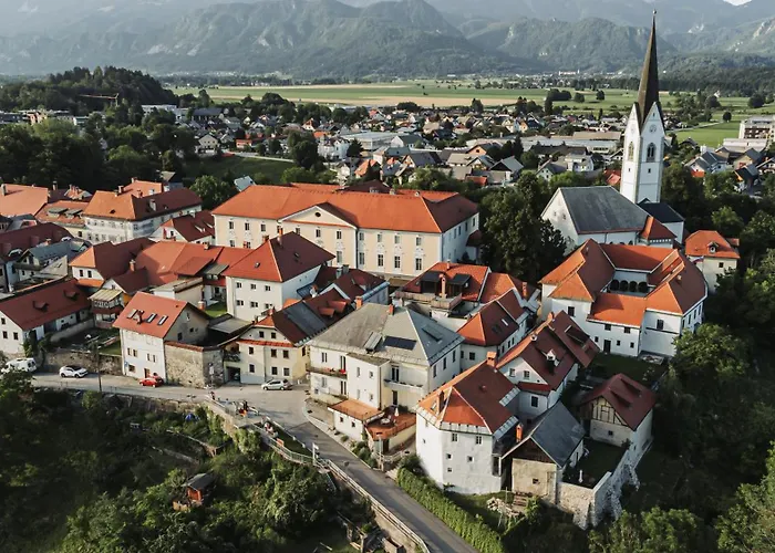 Grajski Dvor