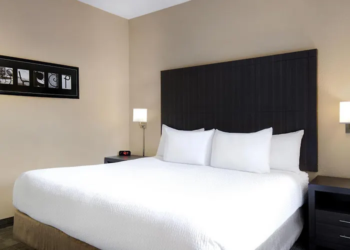 Days Inn By Wyndham Medicine Hat