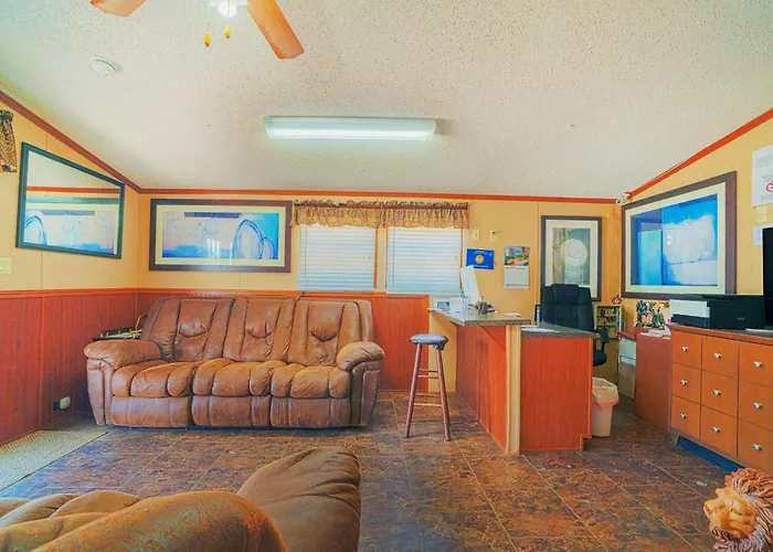 Grand Eagle Ford Lodge & Rv Park