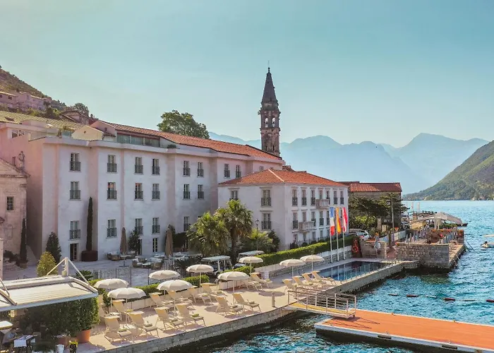 Heritage Grand Perast