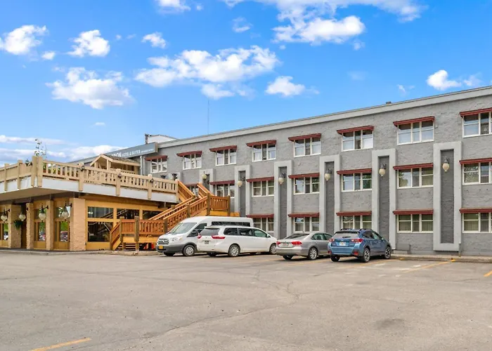 Clarion Hotel & Suites Fairbanks Near Ft Wainwright