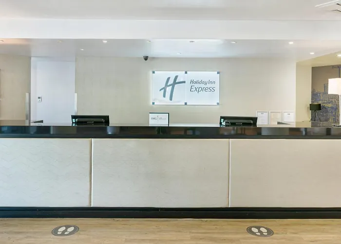 Holiday Inn Express Leigh - Sports Village By Ihg