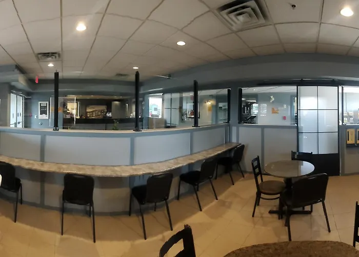Super 8 By Wyndham Edmonton International Airport