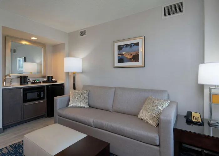Embassy Suites By Hilton Alexandria Old Town