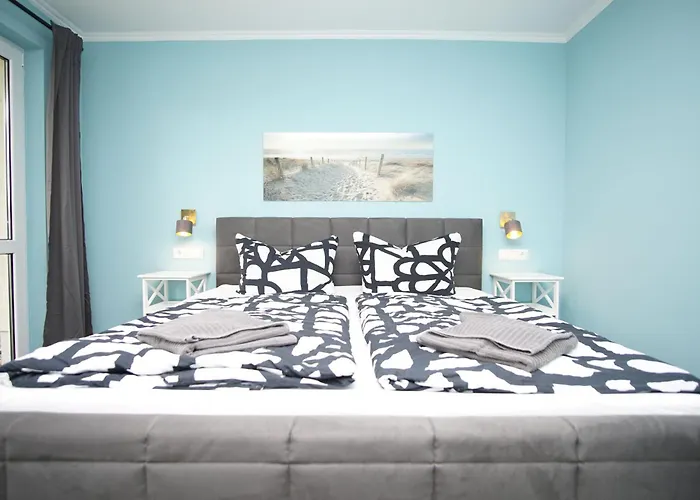 Strandhaus Moenchgut Bed & Breakfast Lobbe