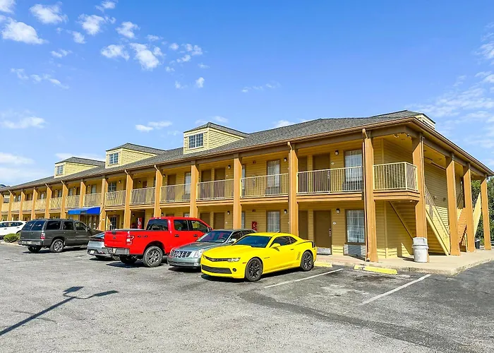 Bonita Lakes Inn By Capital O Meridian I20