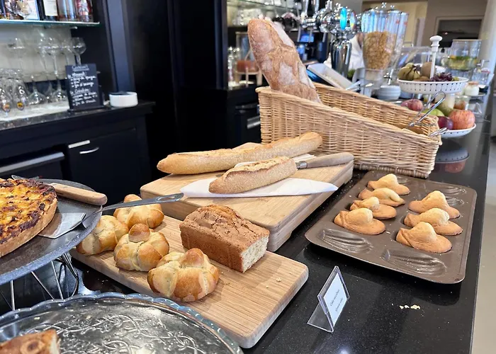 Logis Hotel & Restaurant Le Vert Bocage
