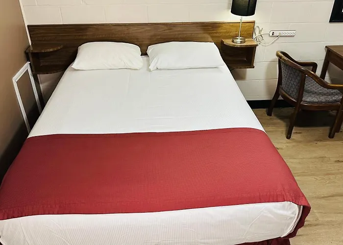 Travellers Motel