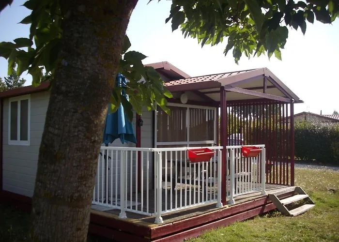 Belles Vacances Aux Chalets Casteljaloux