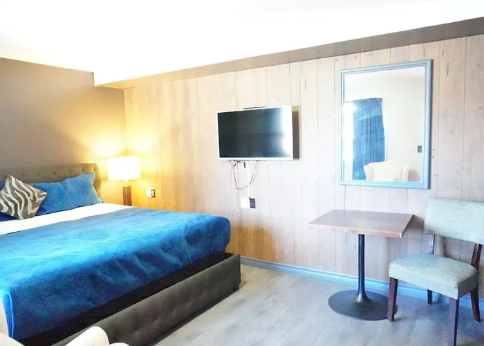Crestwood Motel