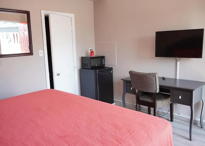 Crestwood Motel
