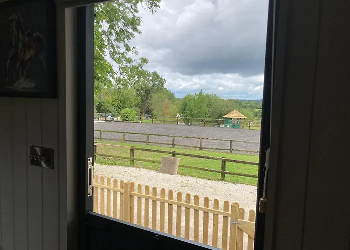 Owls Retreat, Meadowview House