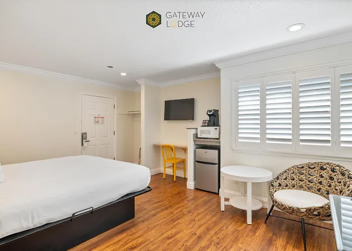 Gateway Lodge