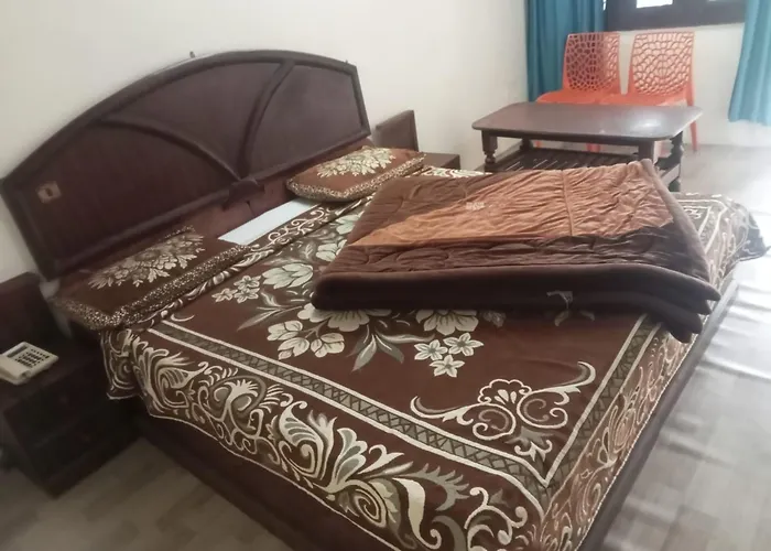 Goroomgo Hotel Shivay Near Kausani Chouraha - Mountain View - Excellent Customer Service
