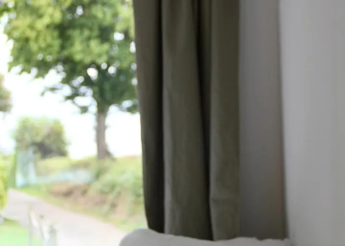 Marilyn - Glamping im Mercedes DüDo auf Camping Seeblick