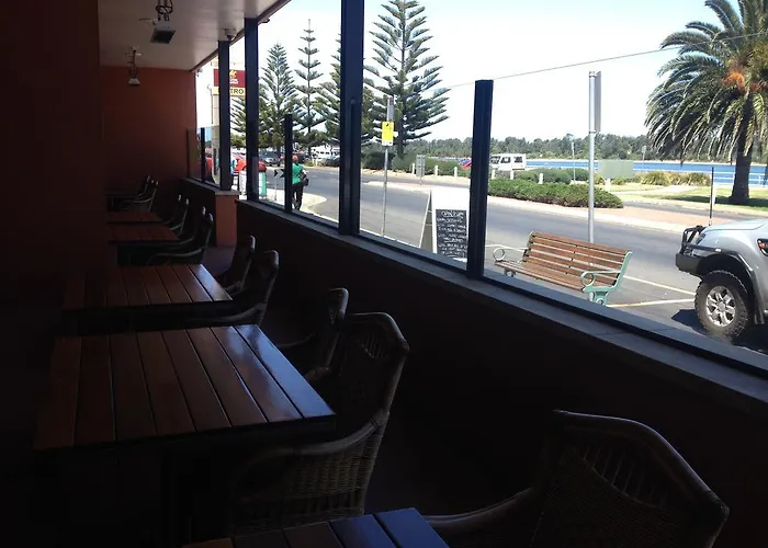The Central Hotel Motel Lakes Entrance