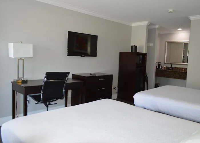 Fairview Inn & Suites
