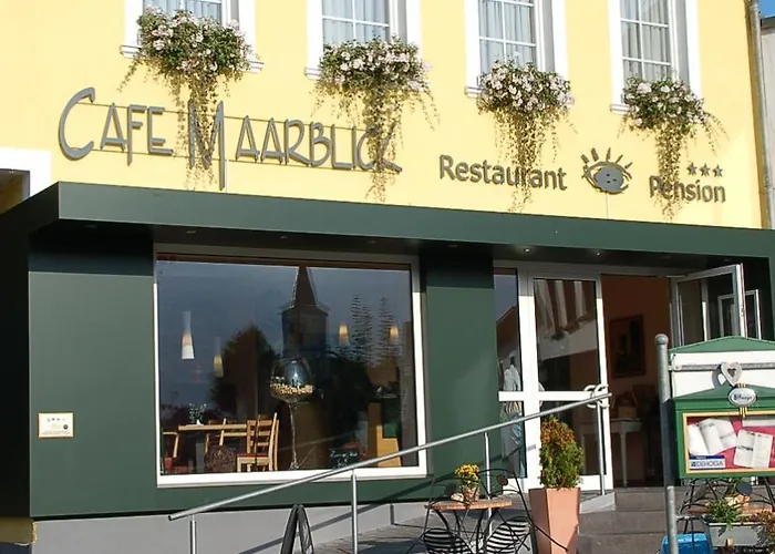 Hotel-Ferienwohnungen Cafe Maarblick
