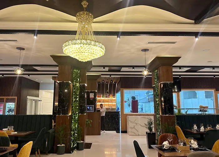 Ujvara Hotel