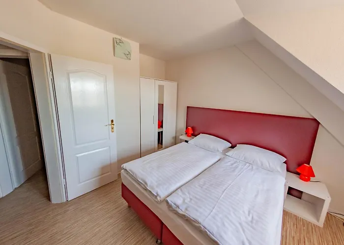 West Hotel An Der Saechsischen Weinstrasse