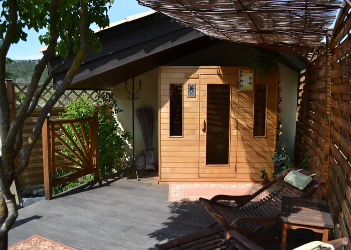 Logis Hotel Le Vieil Amandier