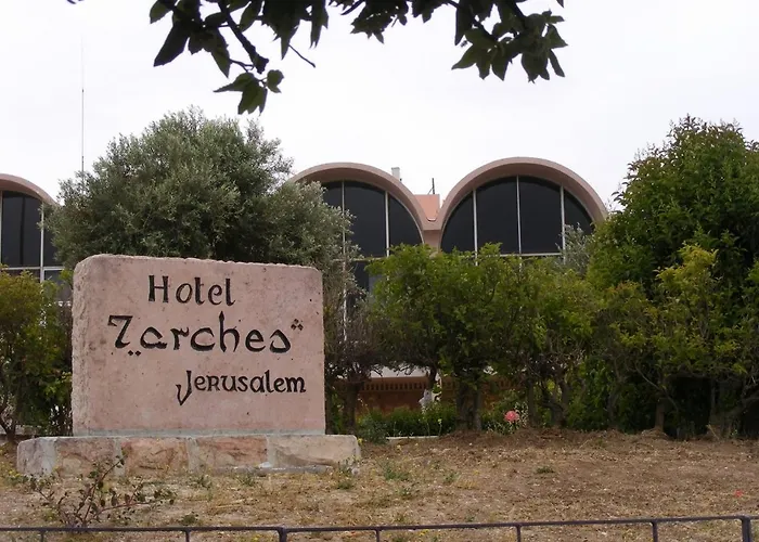 Seven Arches Hotel