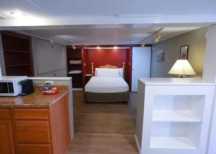 North Beach Hotel