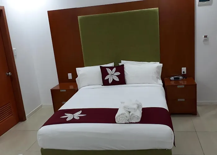 Alec'S Hotel