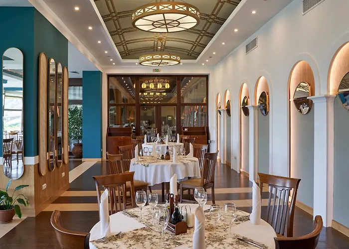 Yantra Grand Hotel