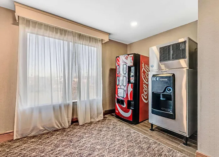 Comfort Suites Murfreesboro Shopping District