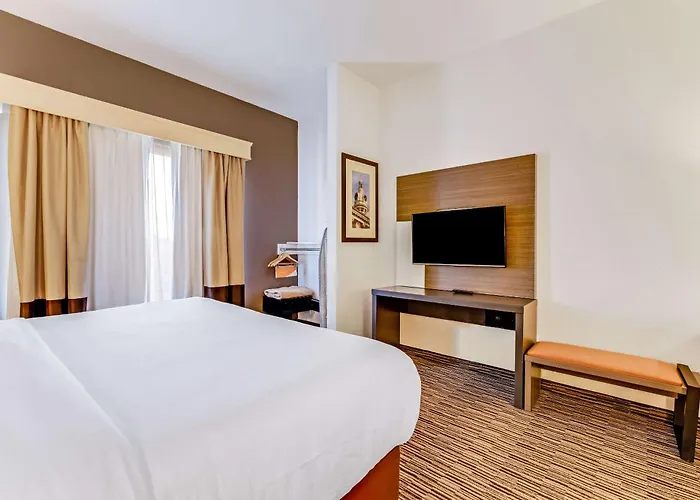 Comfort Suites Murfreesboro Shopping District