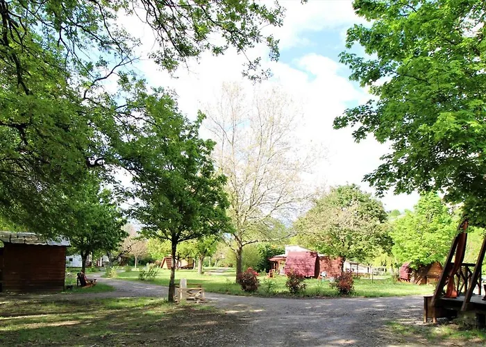 Habitat Createur - Hebergements Insolites Au Camping Municipal "Les Ecureuils"
