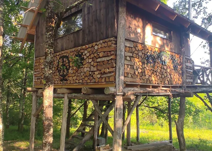 Cabane Perchee