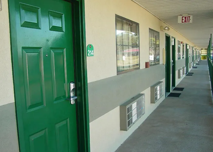 Garden Inn & Suites