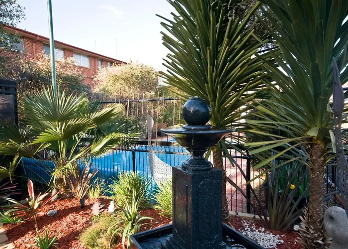 Country Plaza Motel