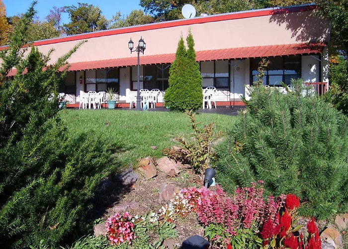 Capricorn Motel Royale 1000 Islands