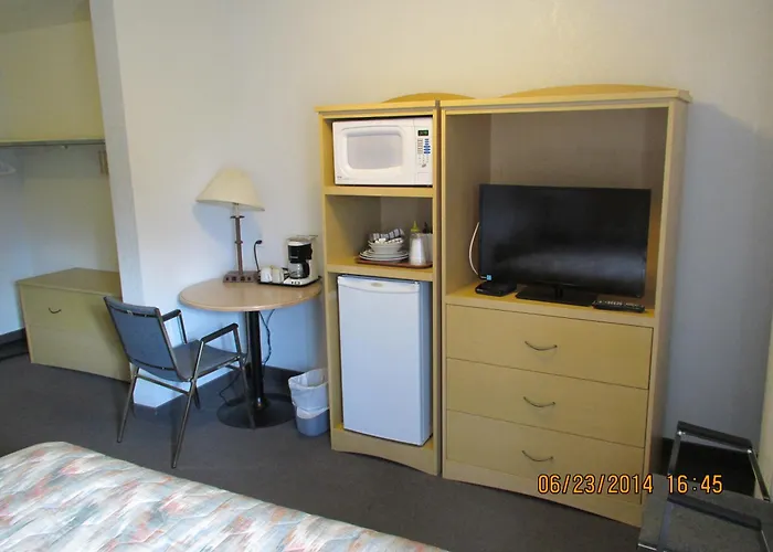 Lazy J Motel