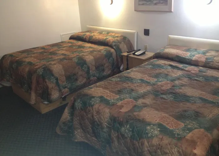Pleasant Manor Motel