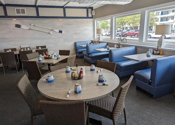 Admiral Resort Motel