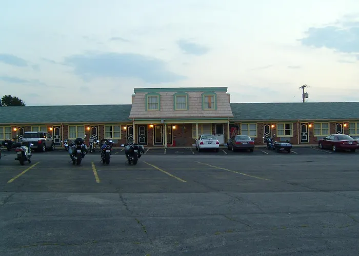 Relax Inn - Shelby