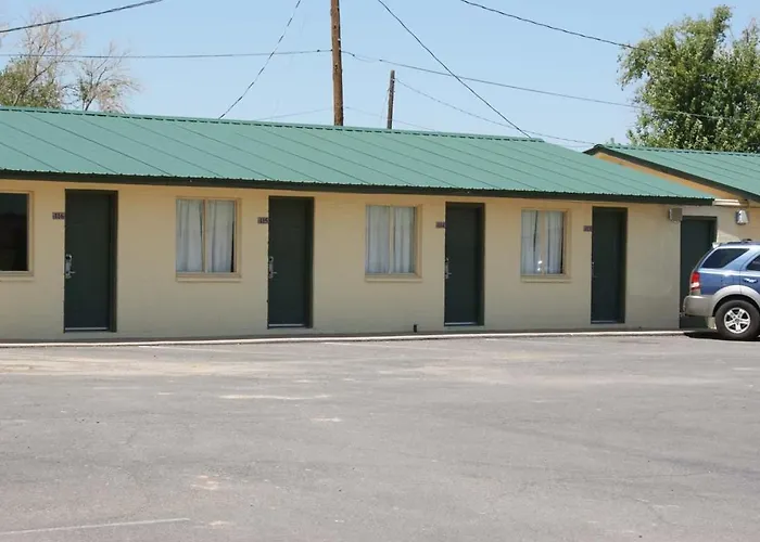 Hwy Express Inn And Suites
