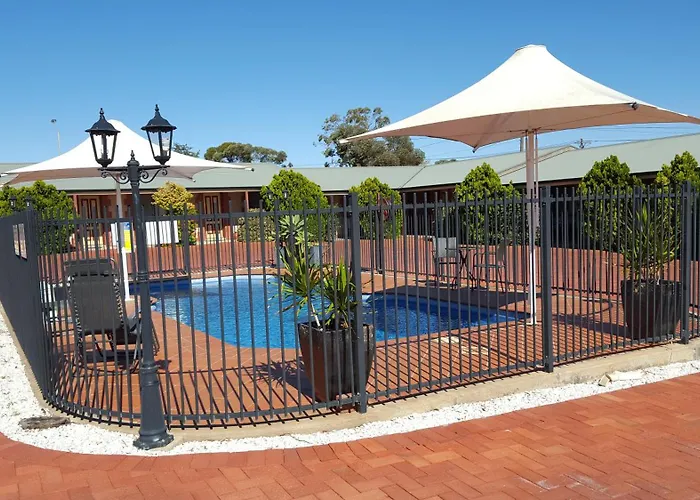 Gateway Motor Inn
