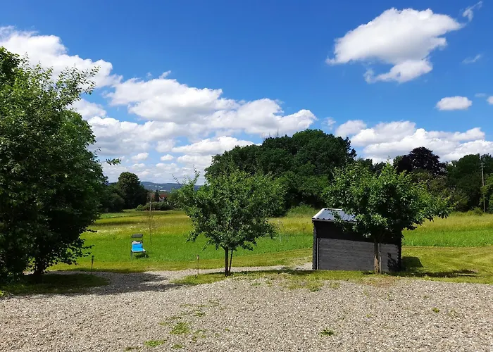 Camping Weides Campinghütten, Stellplätze für Camper, Wohnmobil, eigenes Zelt