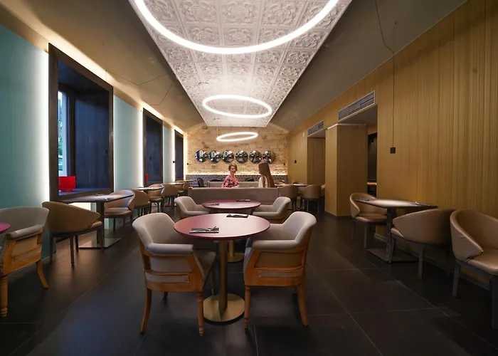 987 Design Prague Hotel